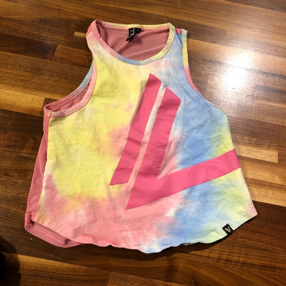Vull Sport tye dye logo dolphin tank